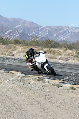 media/Dec-04-2025-Racers Edge (Thu) [[5ebc9f124d]]/3-B Group/3-Session 2 (Turn 7 Inside)/